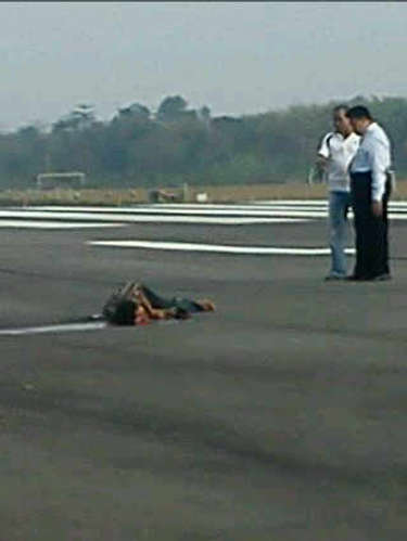 Warga Tertabrak Pesawat di Bandara Hasanuddin