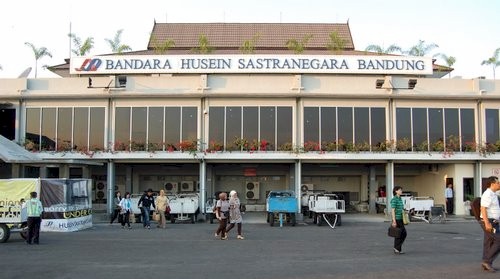 Bandara Husein Sastranegara Bandung Kelebihan Kapasitas